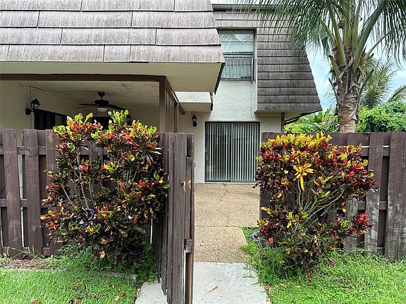 4th image of 2530 NW 99th Avenue