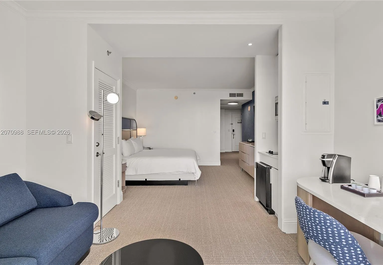Fontainebleau Ii Condo — Photo 3