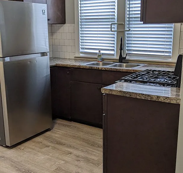 2507 N Lotus Ave — Photo 4