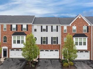 321 Arrowwood Ln, Canonsburg, PA 15317