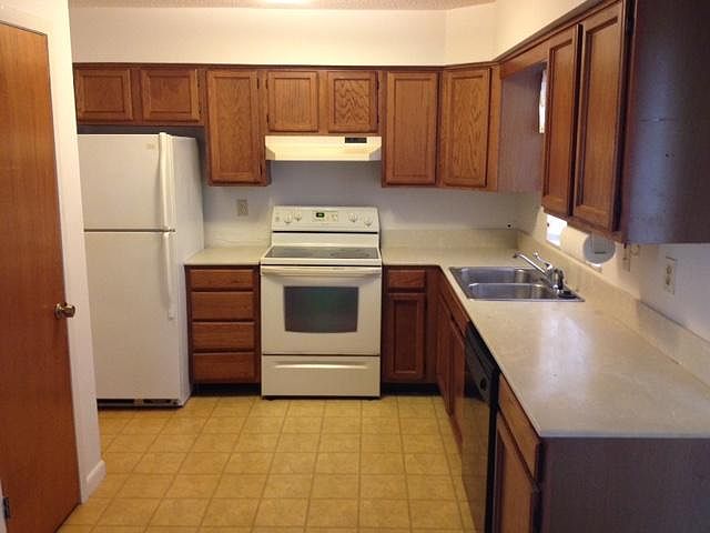 2nd image of 3003 N Lowell Rd
