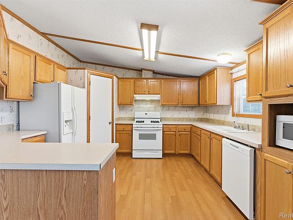 3rd image of 3710 Elm Court