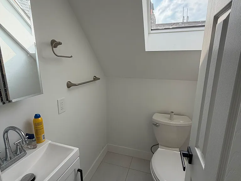 817 15th St #3 — Photo 7