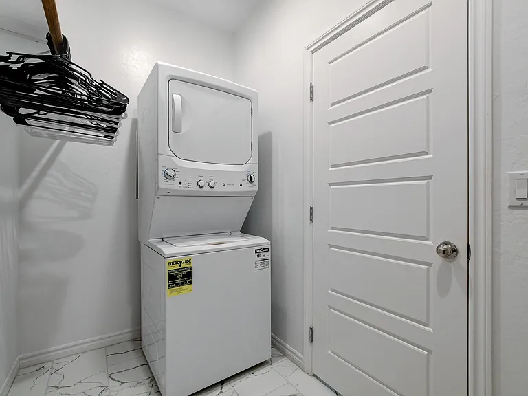 293 Mount Langley St #B — Photo 19