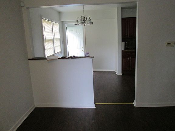 4th image of 142 S 12th Ave