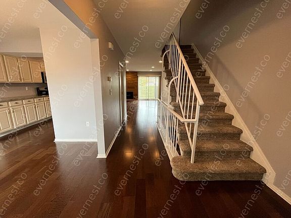 5th image of 1985 Seabright Ct