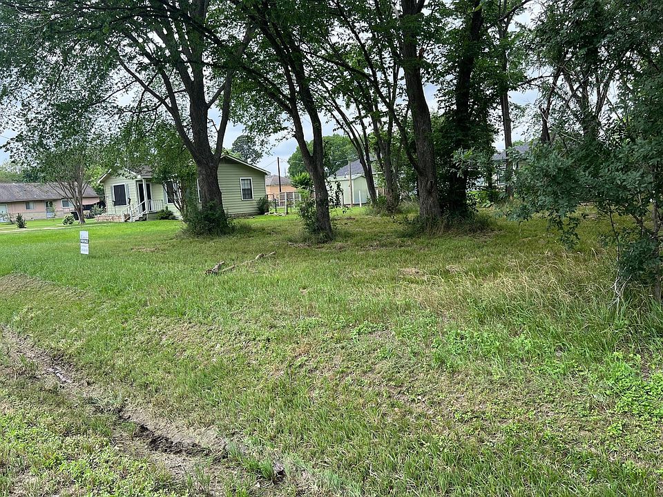 2nd image of 3990 1st St