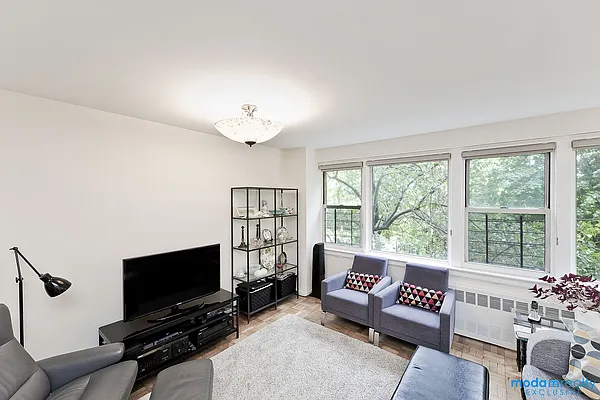 Sold by Moda Realty | media 23