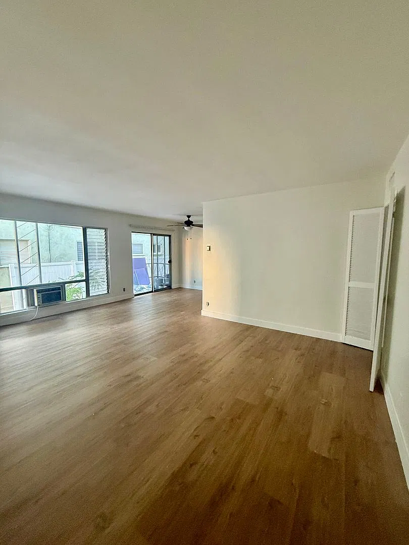 Bright & Spacious 3 bedroom just minutes from Beverly Hills — Photo 4