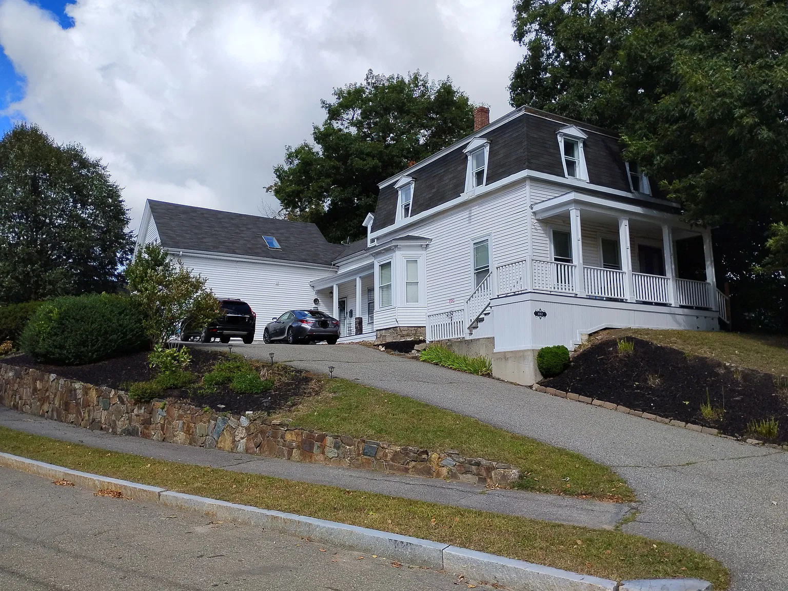 2 bed, 1000 sqft, $2,795 — Photo 1