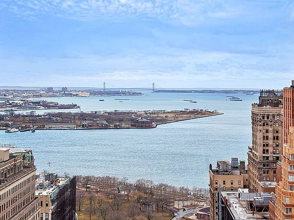 2nd image of 88 Greenwich St #Ph1w