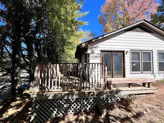4th image of 1109 Lora Ln