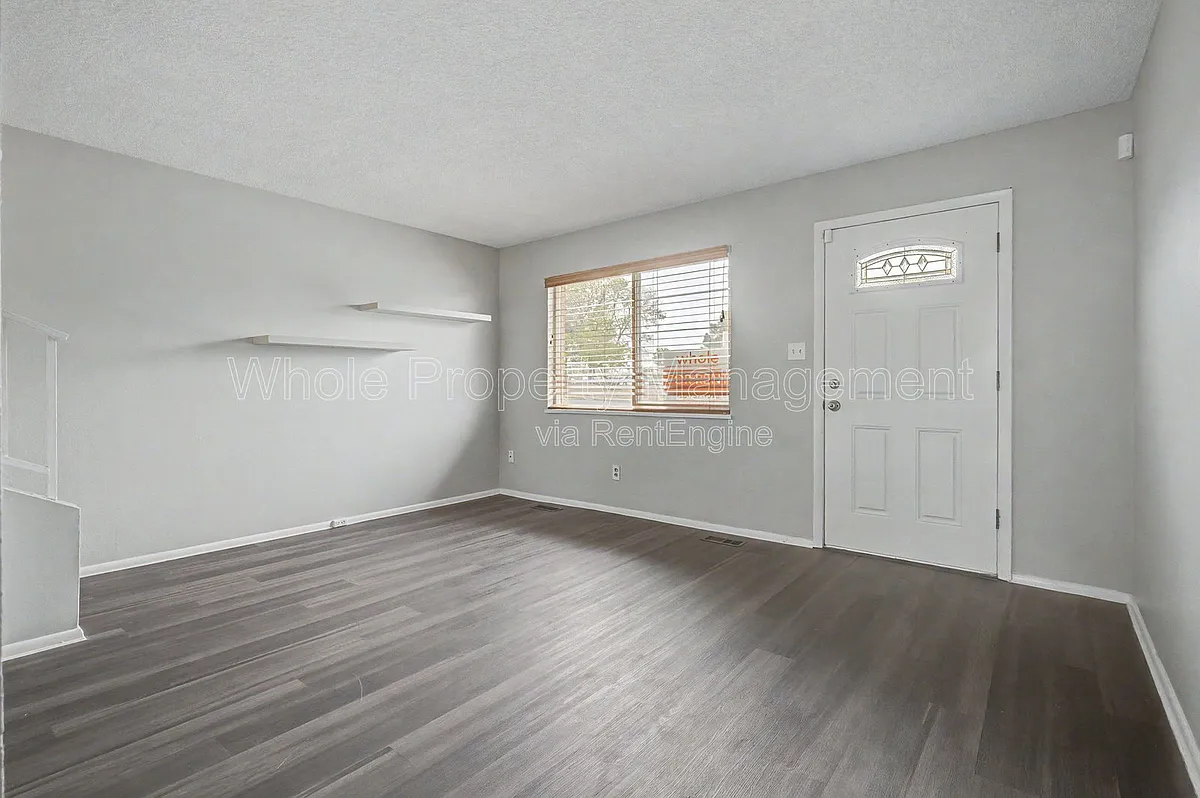 Building Photo - 8705 Santa Fe Dr