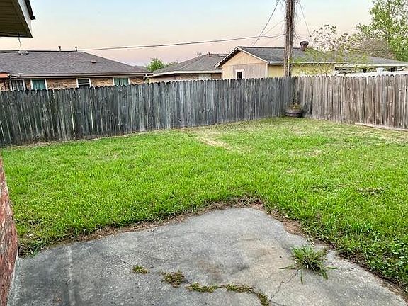 4th image of 3215 Vine Dr