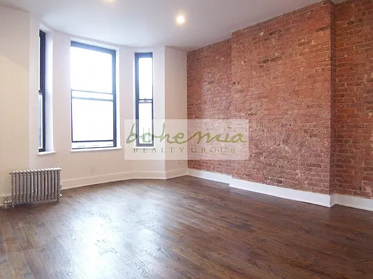 Rented by Bohemia Realty Group | media 2