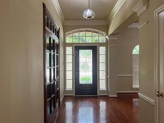 3rd image of 16943 Laguna Springs Dr
