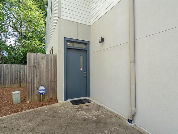 3rd image of 1338 Rietveld Row NW