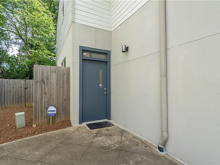 1338 Rietveld Row NW — Photo 3