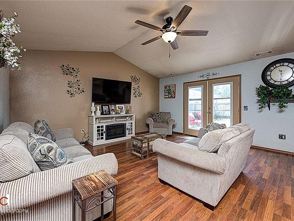 3rd image of 1590 Wildwood Ln
