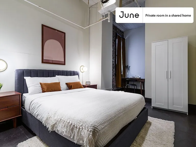 131 W 14th St #C — Photo 1