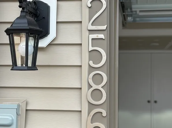 12586 Ovation Dr, Fairfax, VA 22033