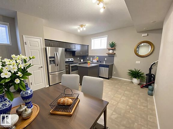 3rd image of 142 Selkirk Pl #122