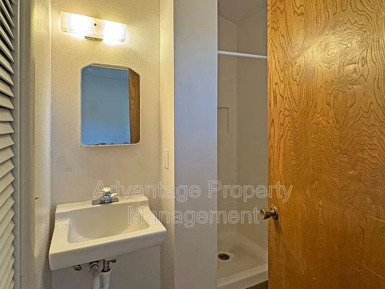 4010 SW Western Blvd — Photo 9