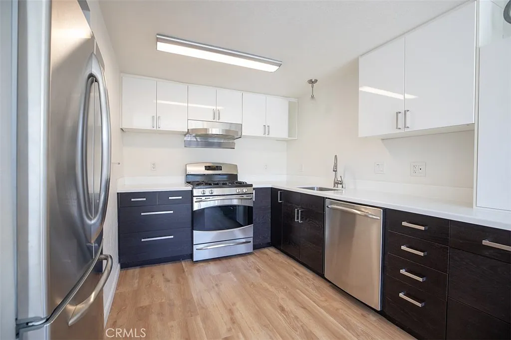 3 bed, 2.5 bath, 1192 sqft, $3,295 — Photo 1