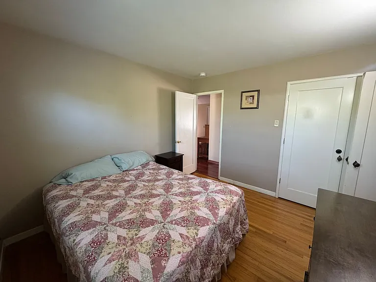 1443 Beacon Ave — Photo 17