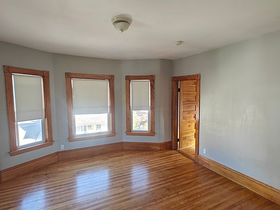2nd image of 26 Wood St Floor 3