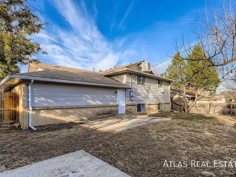 364 S Peoria Cir — Photo 11