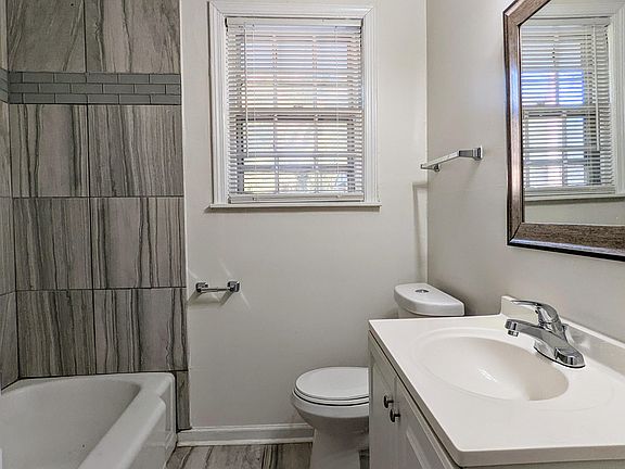 4th image of 3151 Kingston St