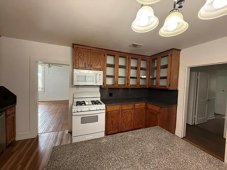509 N Peachtree St — Photo 35
