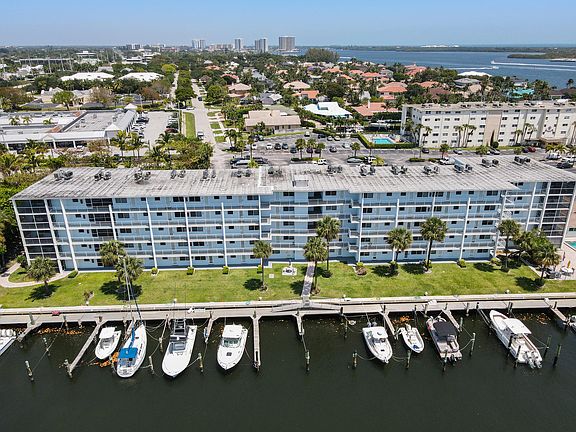 2nd image of 108 Paradise Harbour Blvd APT 201