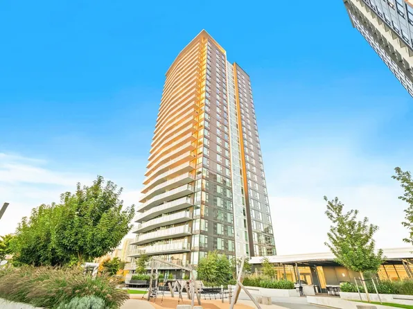 318 Alderson Ave #1208, Coquitlam, BC V3K 1W2
