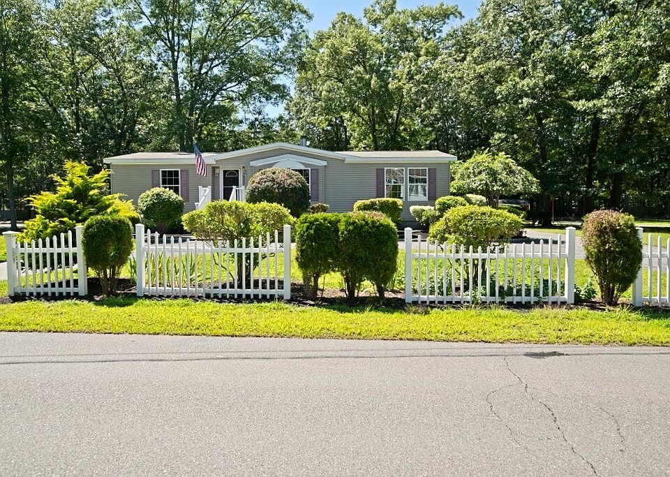 1st image of 90 Alison Drive