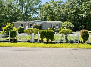 90 Alison Dr, Seabrook, NH 03874