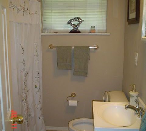 2nd Bathroom