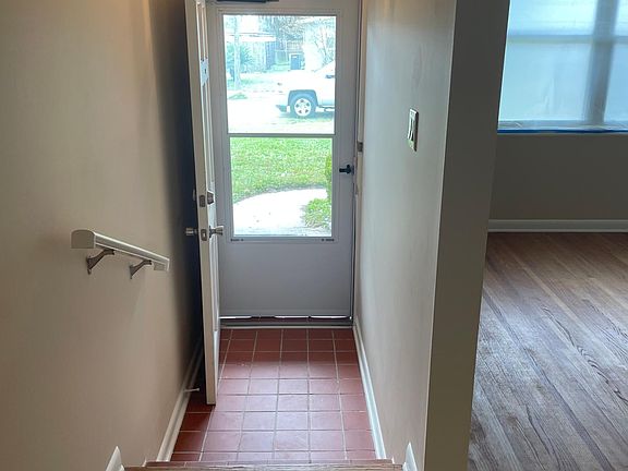 4th image of 5435 S Bend Cir N