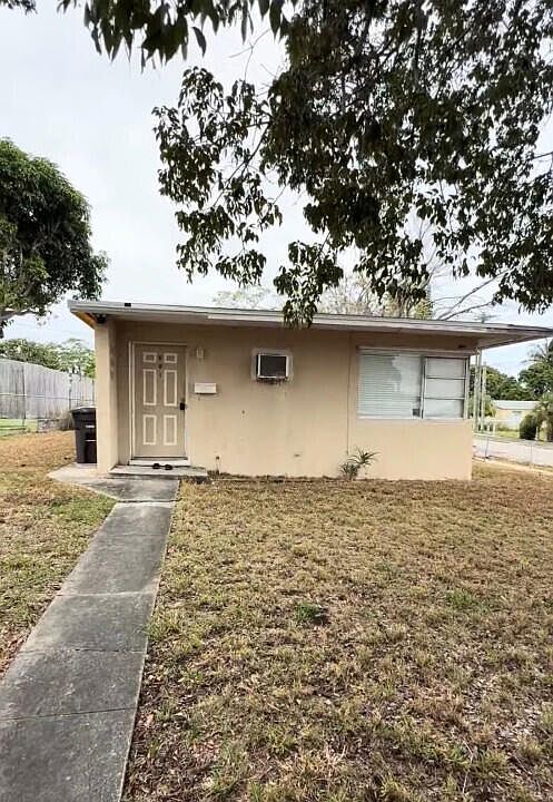 1st image of 801 39th Court