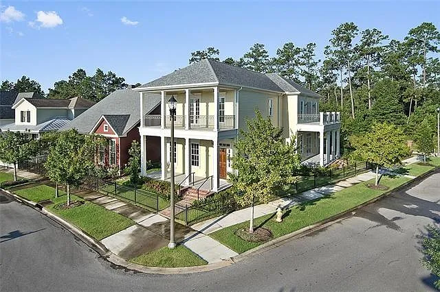 929 Tezcucco Ct — Photo 3