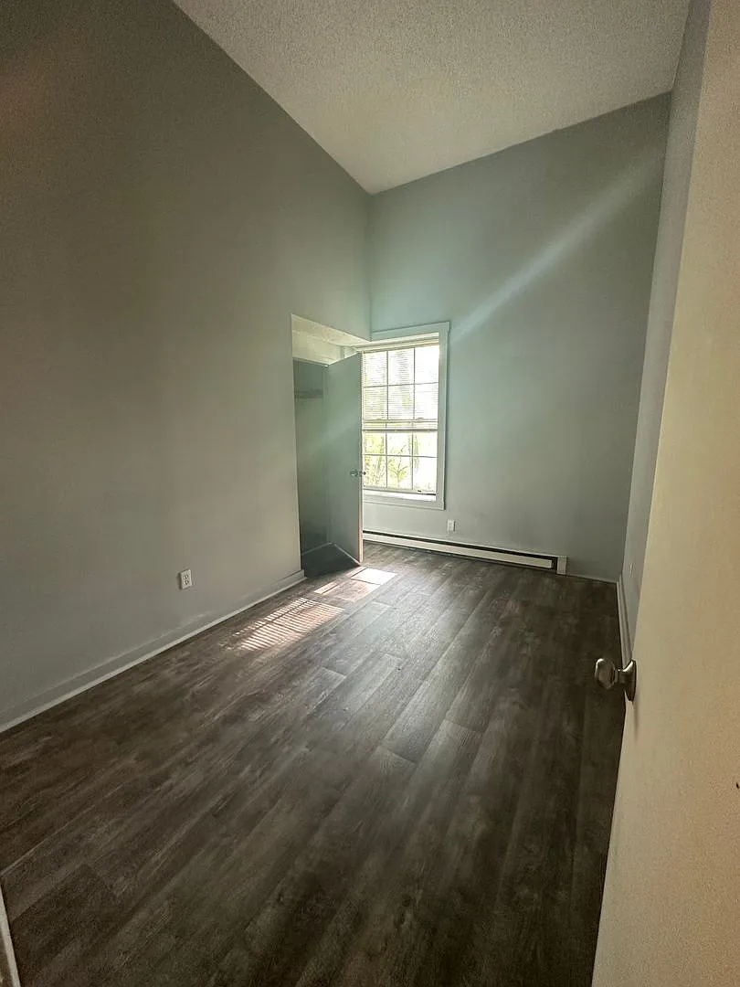 340 West — Photo 4