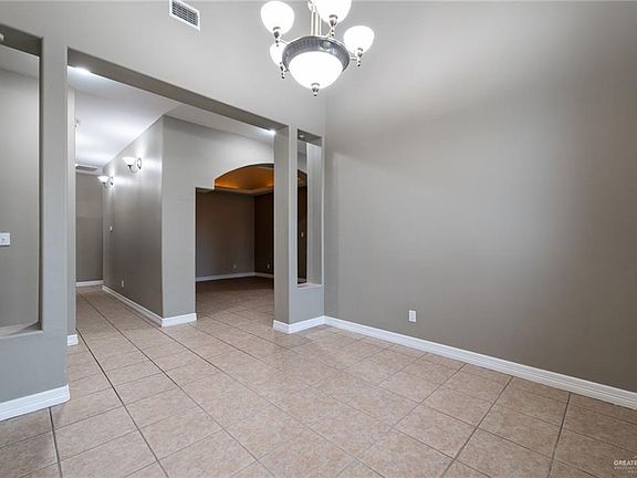 4th image of 2720 Stirling Ave