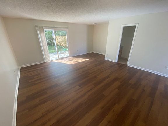 3rd image of 1222 Westdale Dr