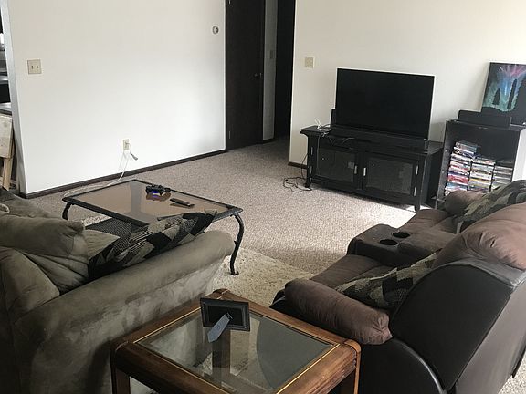 3rd image of 615 N 7th St APT 4