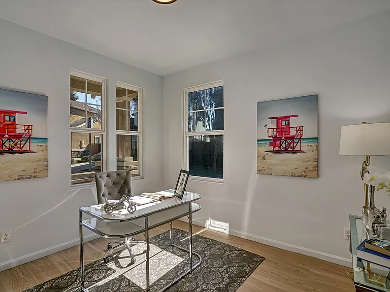 530 Cottage Park Dr — Photo 2