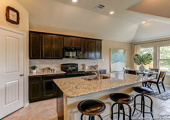 2nd image of 509 Briar Ln