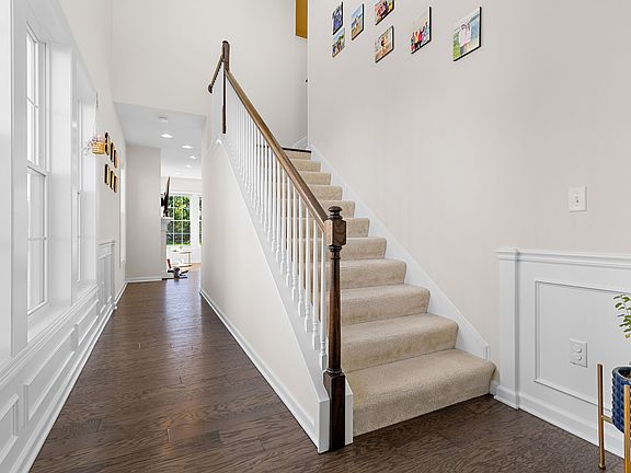 3rd image of 30 Magnolia Dr #30