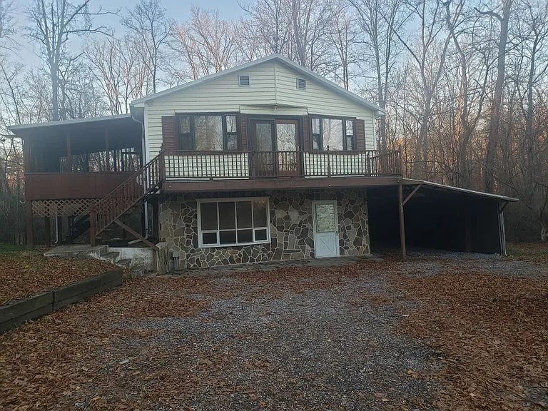 280 Shelly Ln — Photo 1
