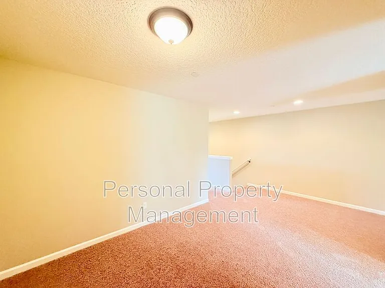 219 N 33rd Ct — Photo 13